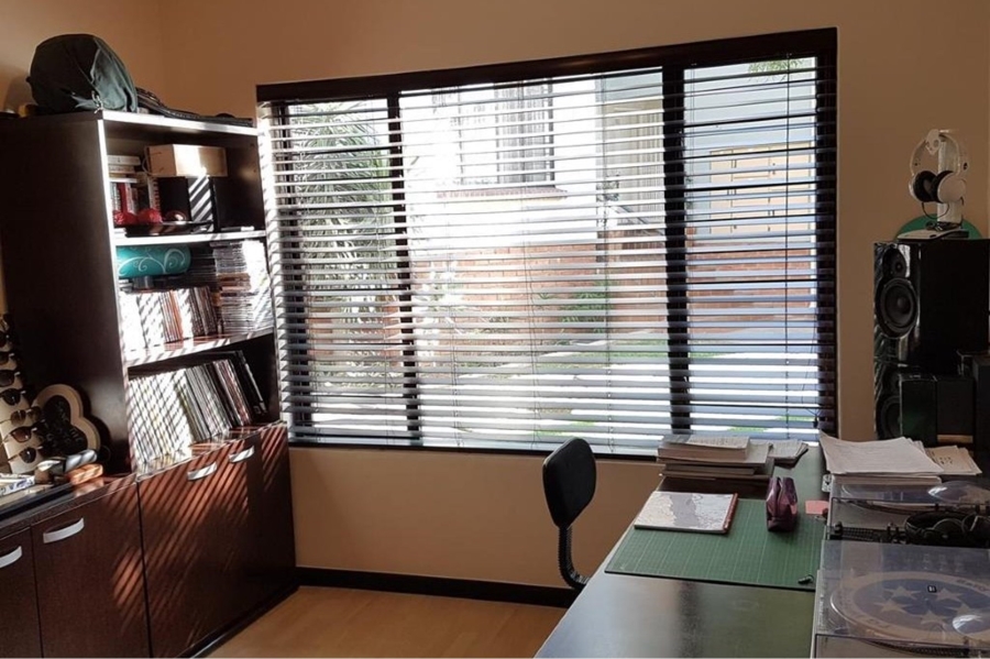 3 Bedroom Property for Sale in Greenstone Hill Gauteng