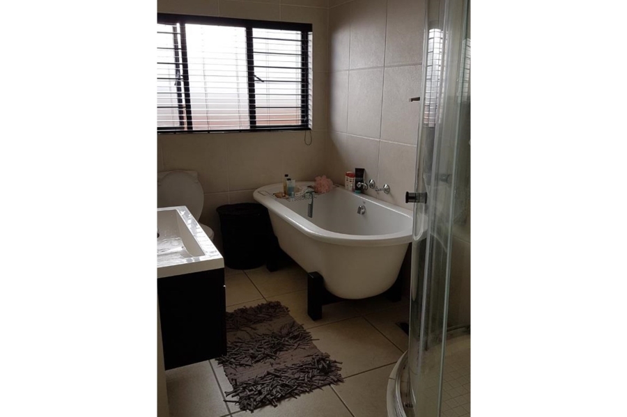 3 Bedroom Property for Sale in Greenstone Hill Gauteng