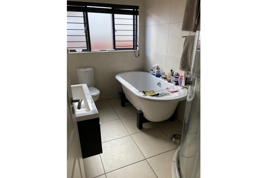 3 Bedroom Property for Sale in Greenstone Hill Gauteng