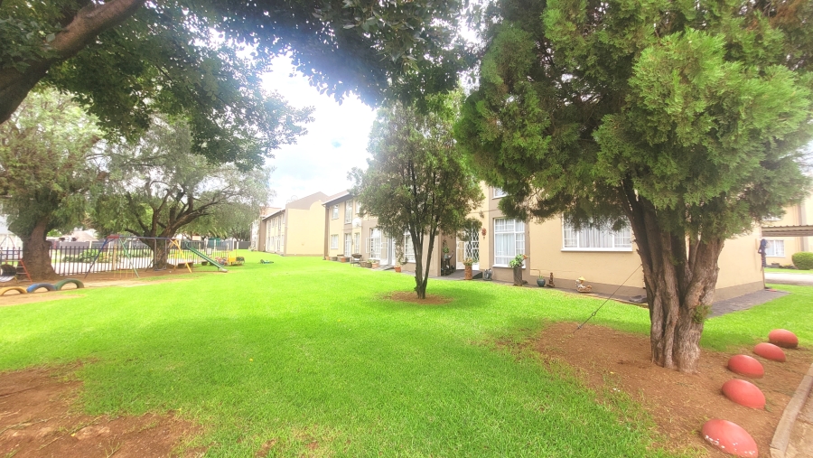 To Let 3 Bedroom Property for Rent in Verwoerdpark Gauteng