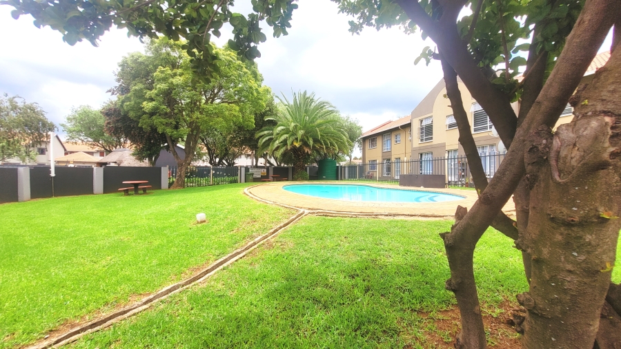 To Let 3 Bedroom Property for Rent in Verwoerdpark Gauteng