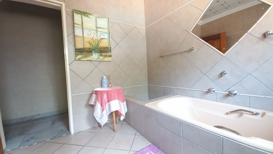 4 Bedroom Property for Sale in Sunward Park Gauteng