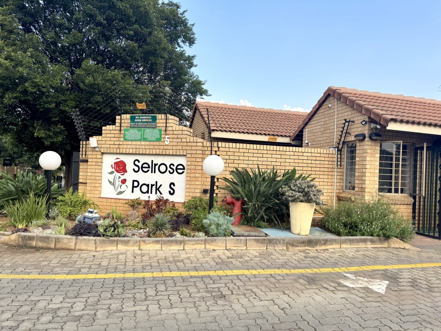 2 Bedroom Property for Sale in Equestria Gauteng