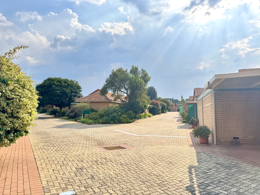 2 Bedroom Property for Sale in Equestria Gauteng