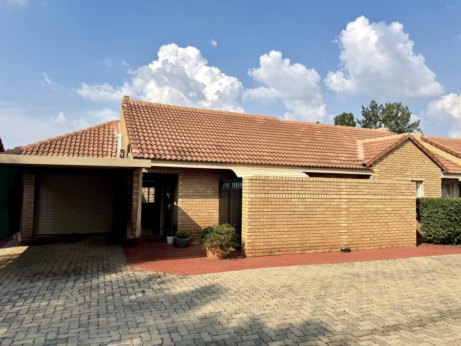 2 Bedroom Property for Sale in Equestria Gauteng