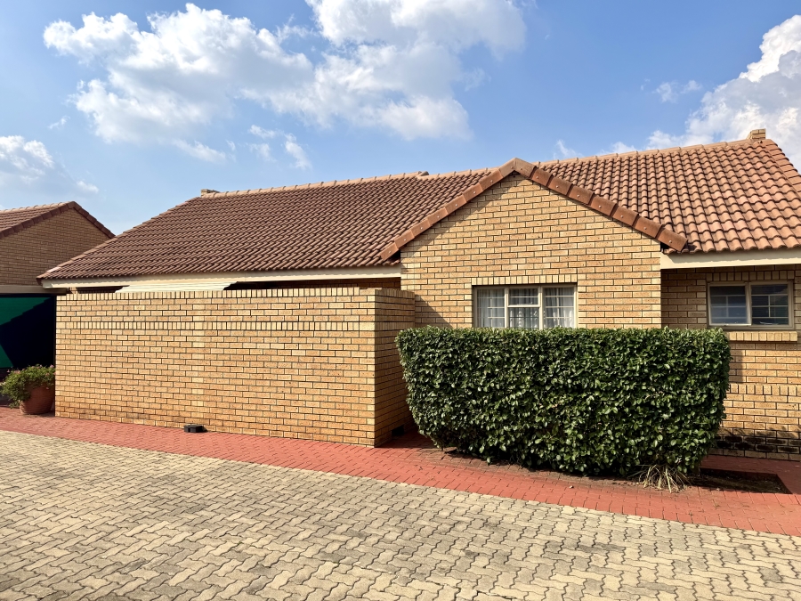 2 Bedroom Property for Sale in Equestria Gauteng