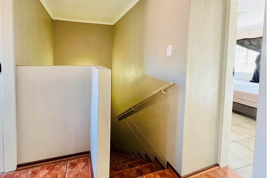 1 Bedroom Property for Sale in Elardus Park Gauteng