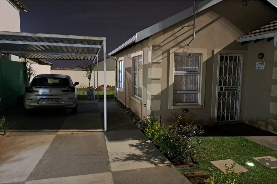 To Let 2 Bedroom Property for Rent in Toekomsrus Gauteng