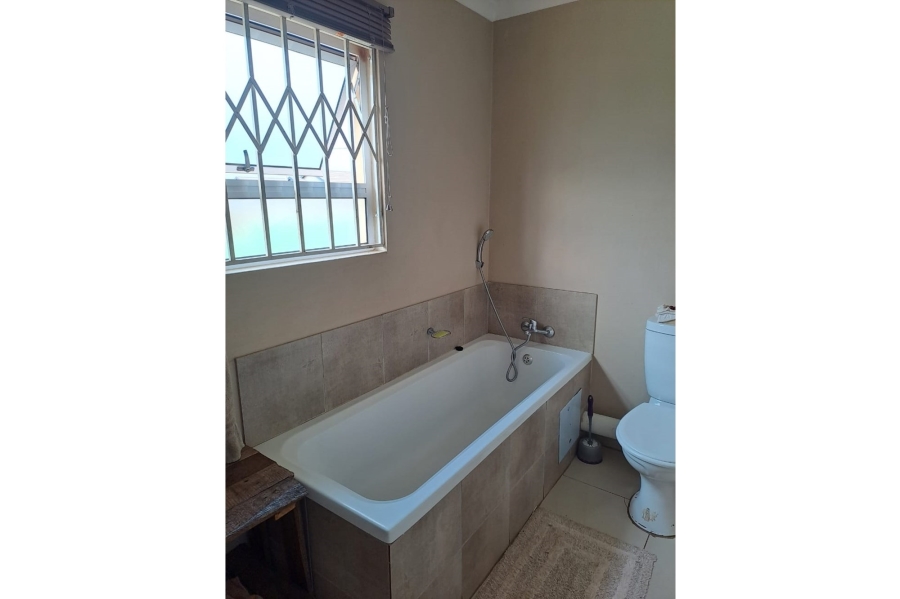 To Let 2 Bedroom Property for Rent in Toekomsrus Gauteng