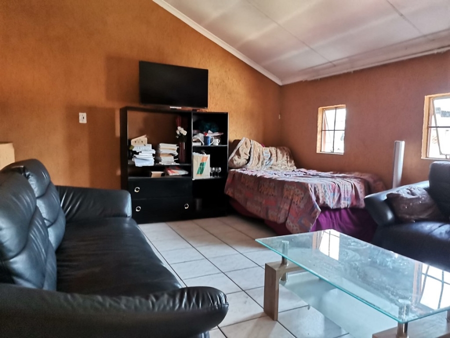 5 Bedroom Property for Sale in Ormonde Gauteng