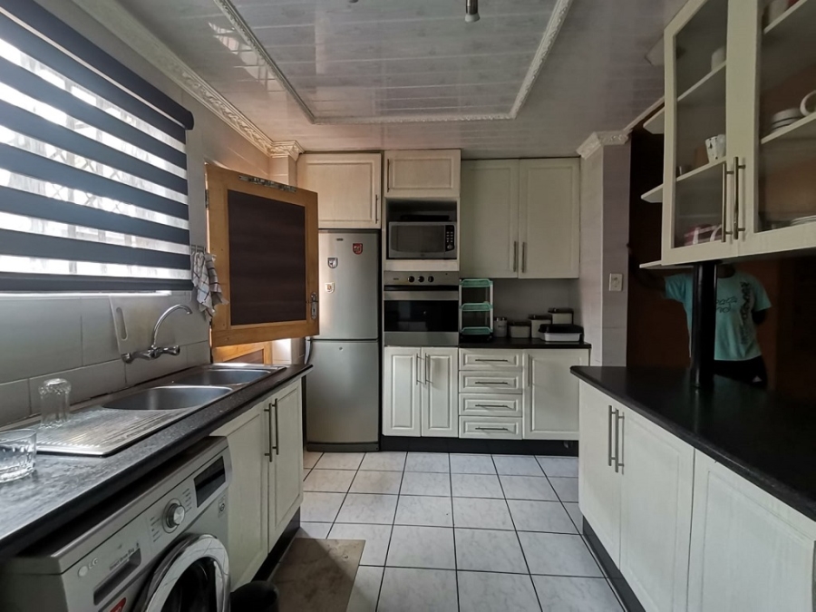 5 Bedroom Property for Sale in Ormonde Gauteng