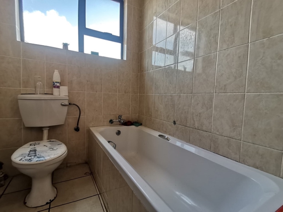 5 Bedroom Property for Sale in Ormonde Gauteng