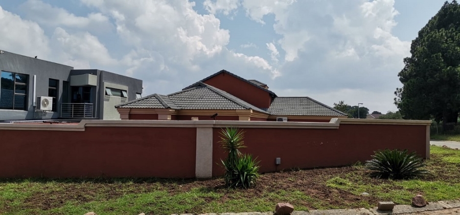5 Bedroom Property for Sale in Ormonde Gauteng