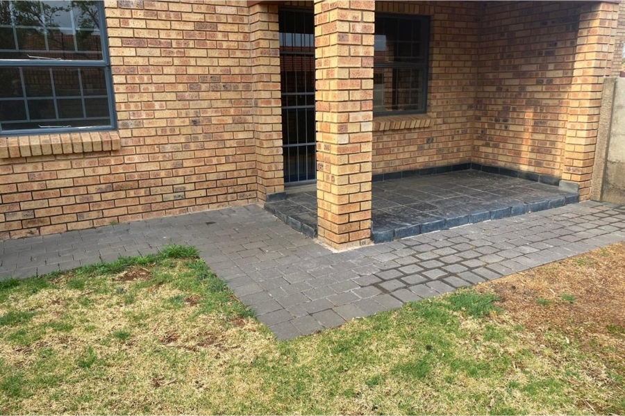 To Let 2 Bedroom Property for Rent in Montana Gauteng