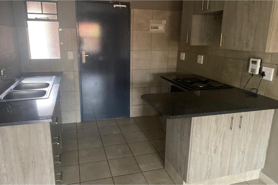 To Let 2 Bedroom Property for Rent in Montana Gauteng