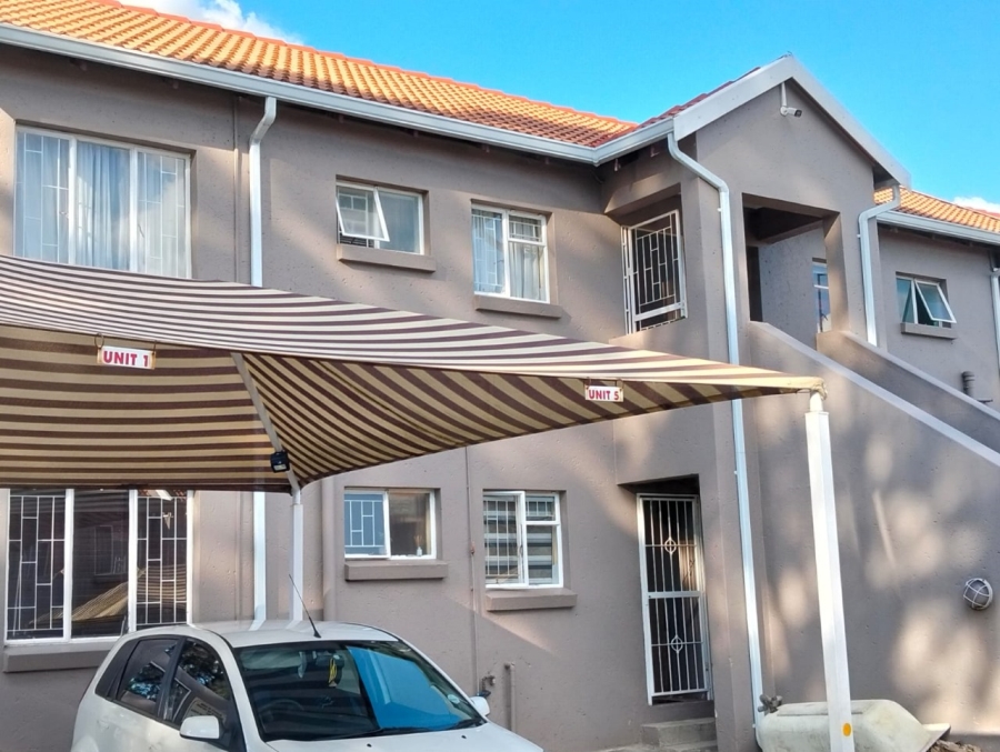 2 Bedroom Property for Sale in Brackendowns Gauteng