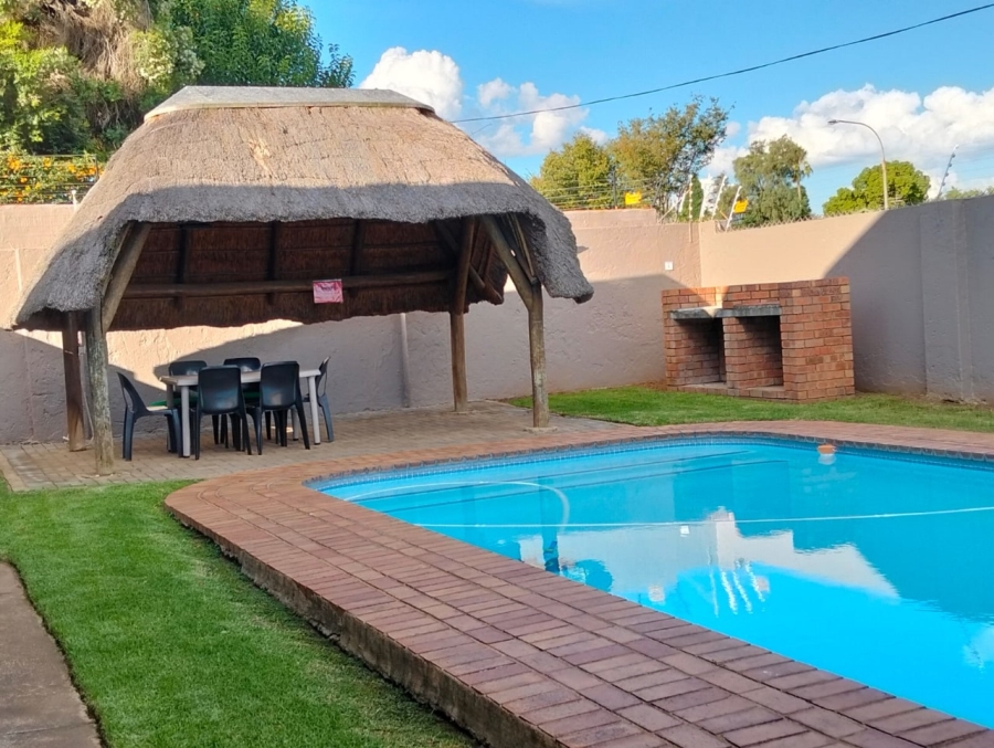 2 Bedroom Property for Sale in Brackendowns Gauteng