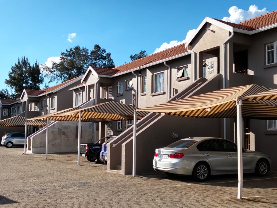 2 Bedroom Property for Sale in Brackendowns Gauteng