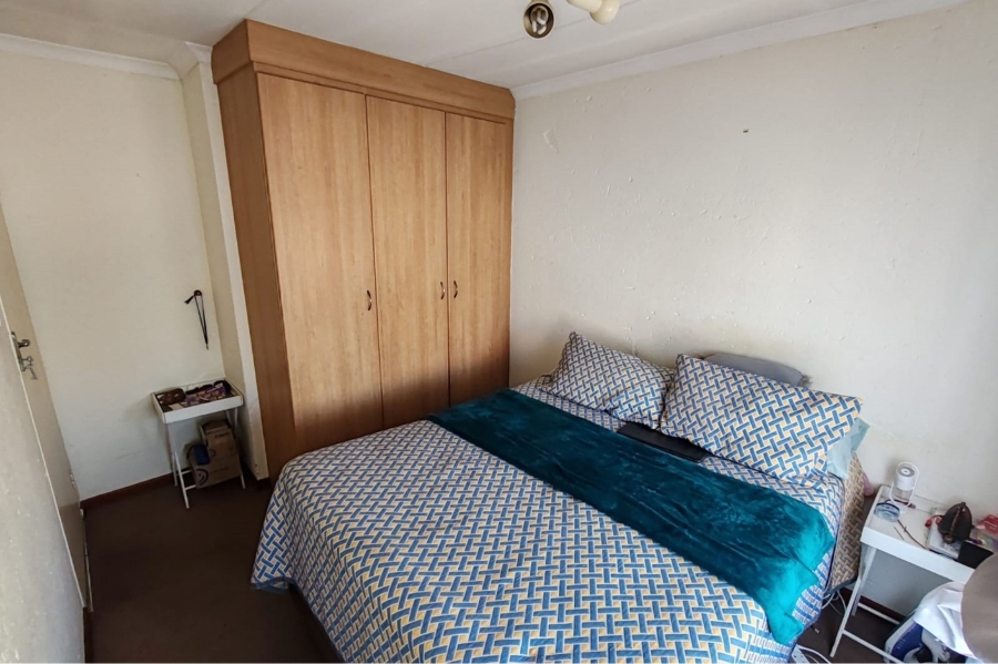 2 Bedroom Property for Sale in Vorna Valley Gauteng
