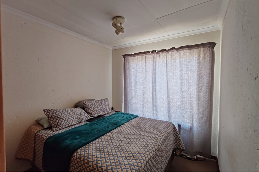 2 Bedroom Property for Sale in Vorna Valley Gauteng