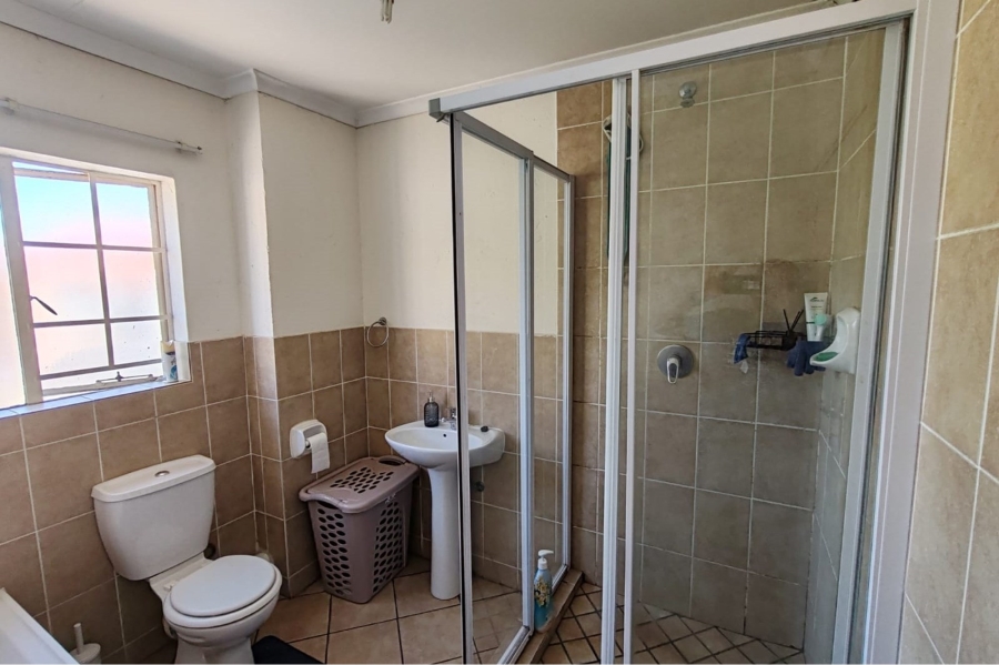 2 Bedroom Property for Sale in Vorna Valley Gauteng