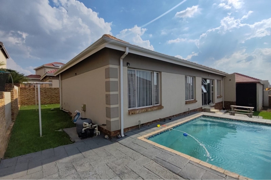 3 Bedroom Property for Sale in Sundowner Gauteng