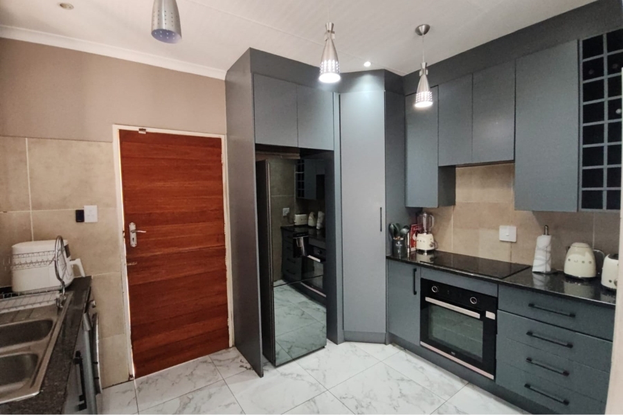 3 Bedroom Property for Sale in Sundowner Gauteng