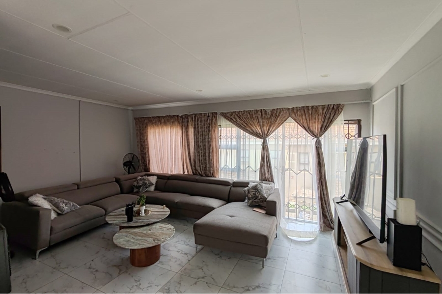 3 Bedroom Property for Sale in Sundowner Gauteng