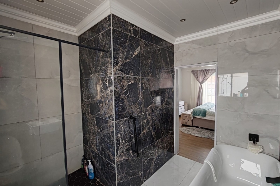 3 Bedroom Property for Sale in Sundowner Gauteng