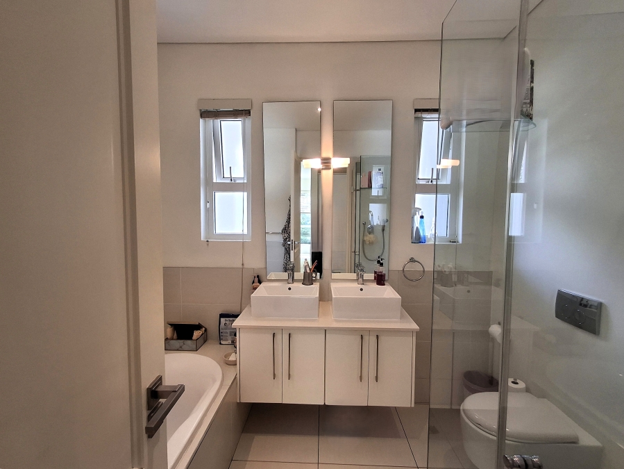2 Bedroom Property for Sale in Dunkeld West Gauteng