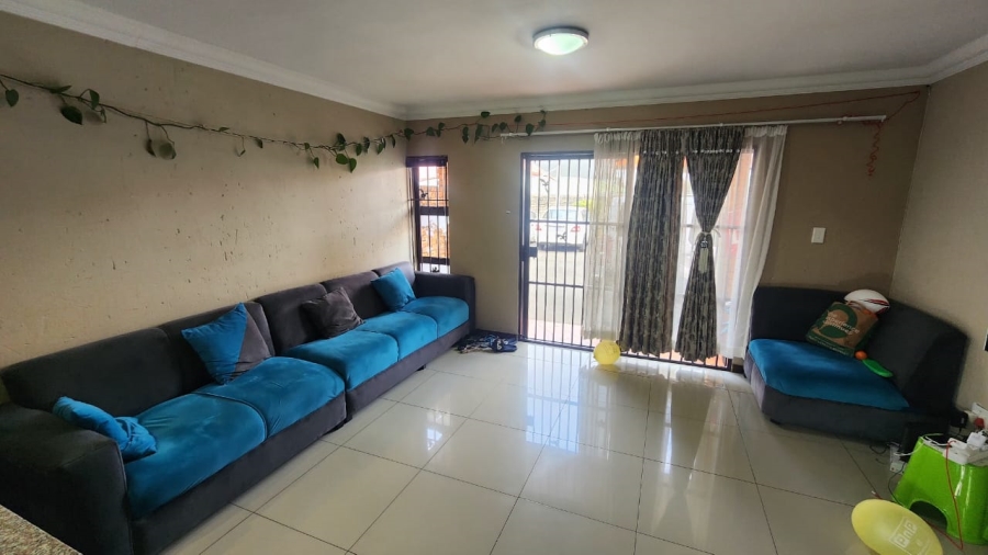 2 Bedroom Property for Sale in Brackendowns Gauteng