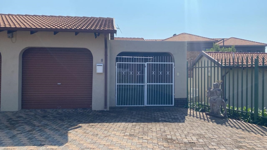 2 Bedroom Property for Sale in Rant En Dal Gauteng