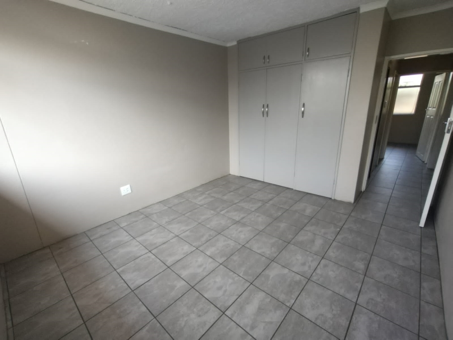 To Let 3 Bedroom Property for Rent in Sinoville Gauteng