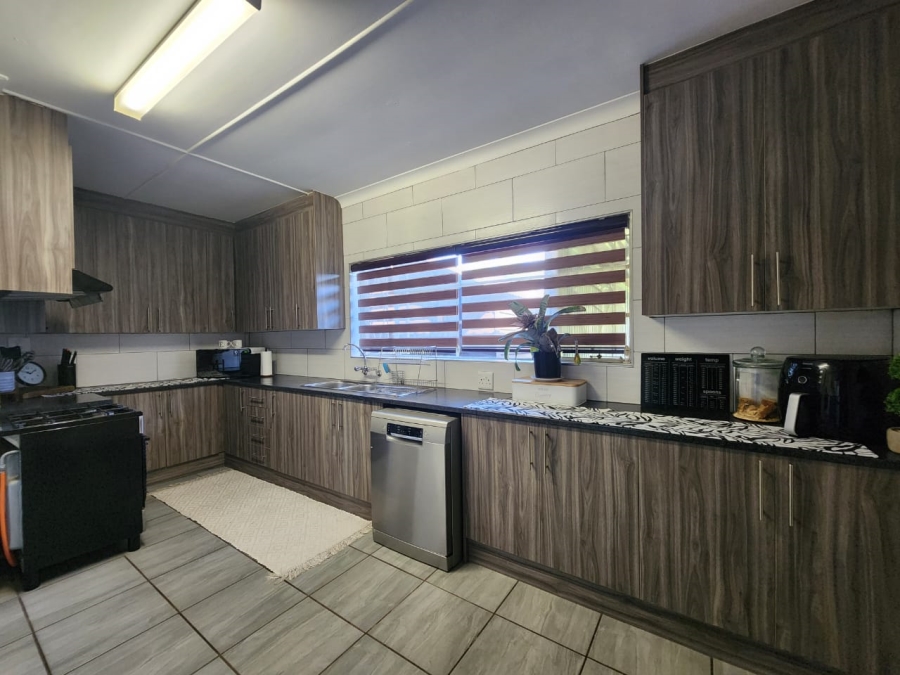 3 Bedroom Property for Sale in Arcon Park Gauteng