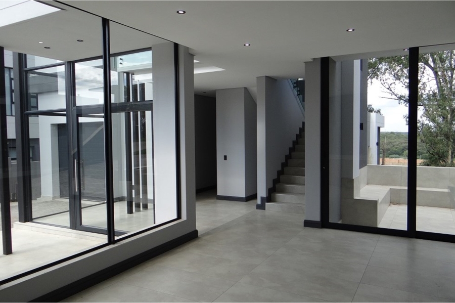 5 Bedroom Property for Sale in Midstream Ridge Gauteng