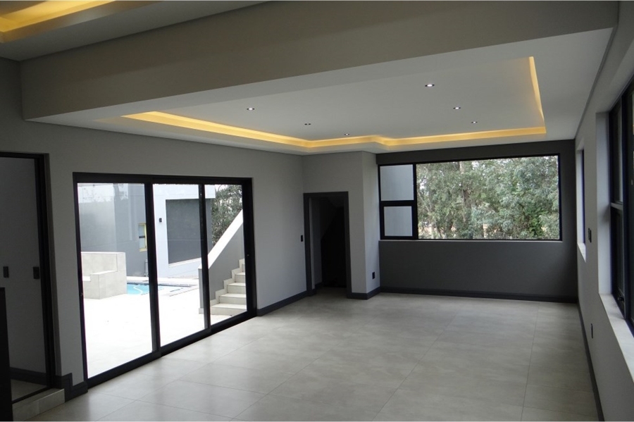 5 Bedroom Property for Sale in Midstream Ridge Gauteng