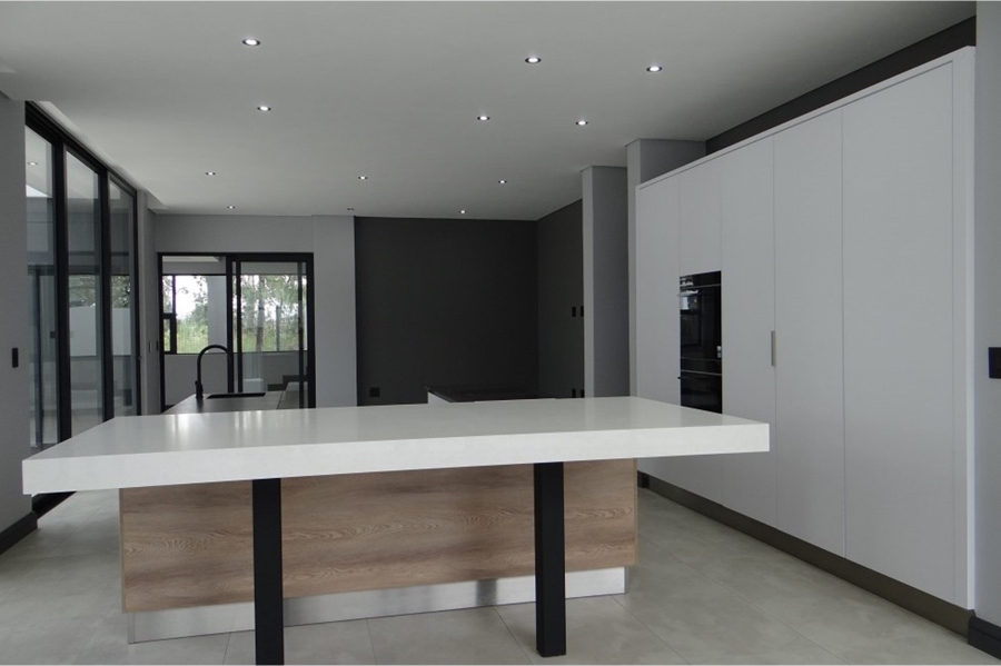 5 Bedroom Property for Sale in Midstream Ridge Gauteng