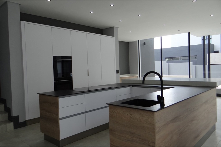5 Bedroom Property for Sale in Midstream Ridge Gauteng