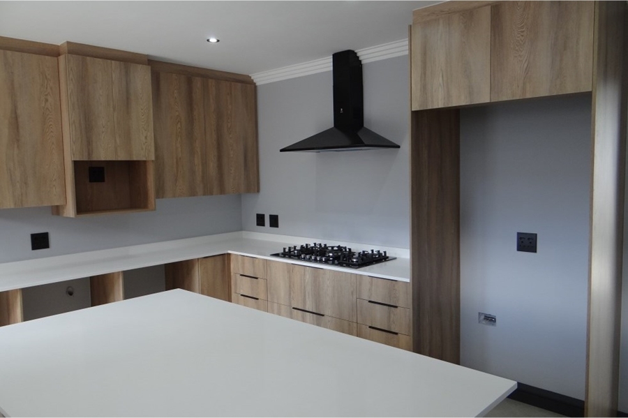5 Bedroom Property for Sale in Midstream Ridge Gauteng