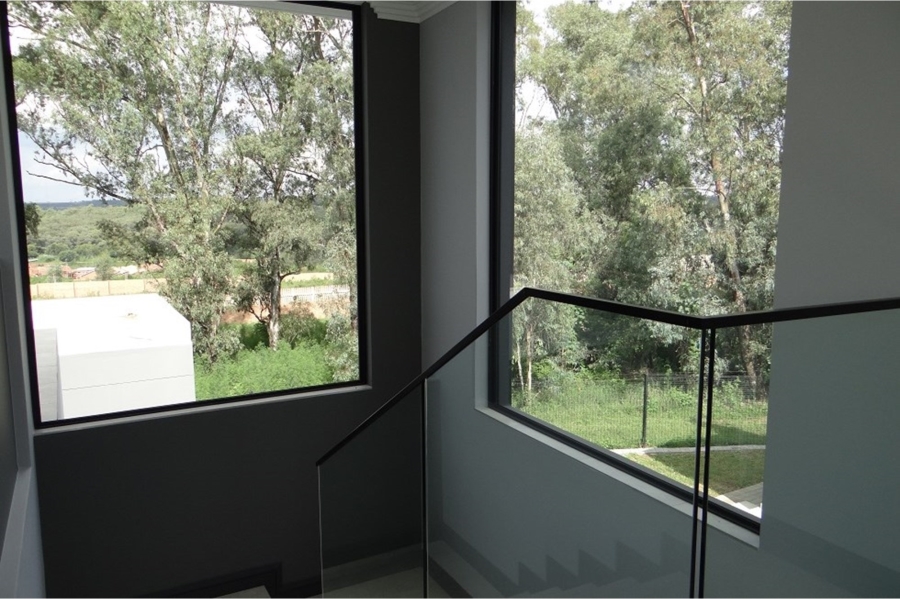 5 Bedroom Property for Sale in Midstream Ridge Gauteng