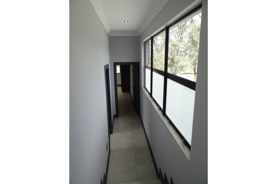 5 Bedroom Property for Sale in Midstream Ridge Gauteng