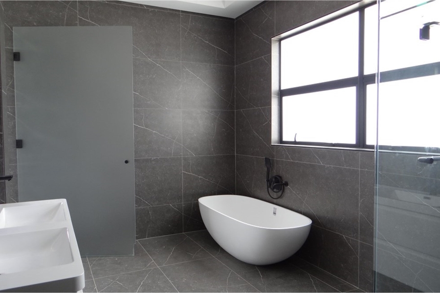 5 Bedroom Property for Sale in Midstream Ridge Gauteng