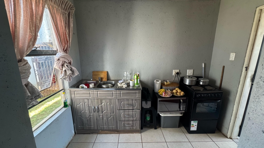 3 Bedroom Property for Sale in Crystal Park Gauteng