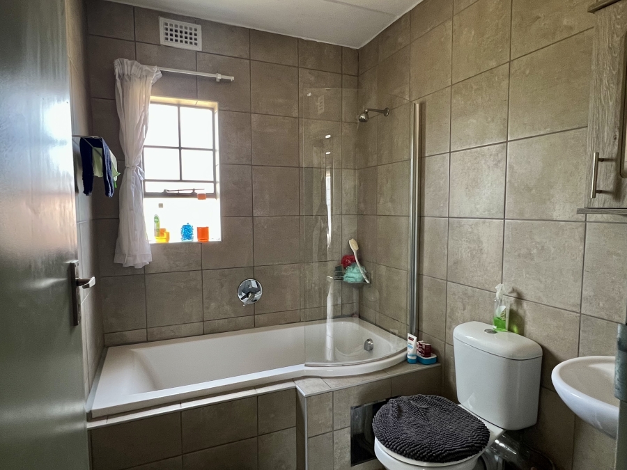 2 Bedroom Property for Sale in Montana Gauteng