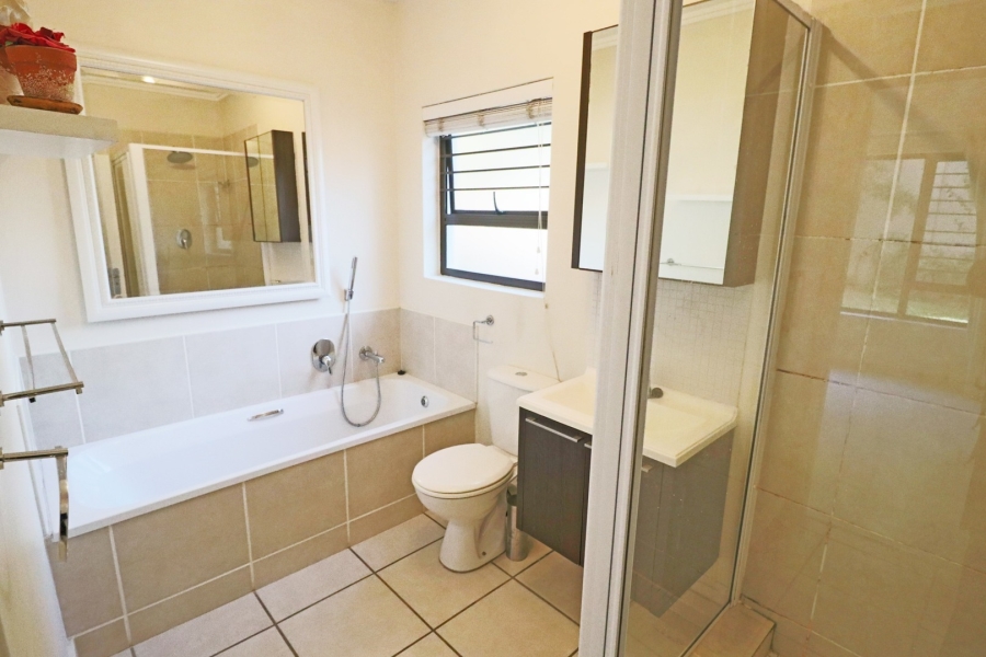 1 Bedroom Property for Sale in Bryanston Gauteng