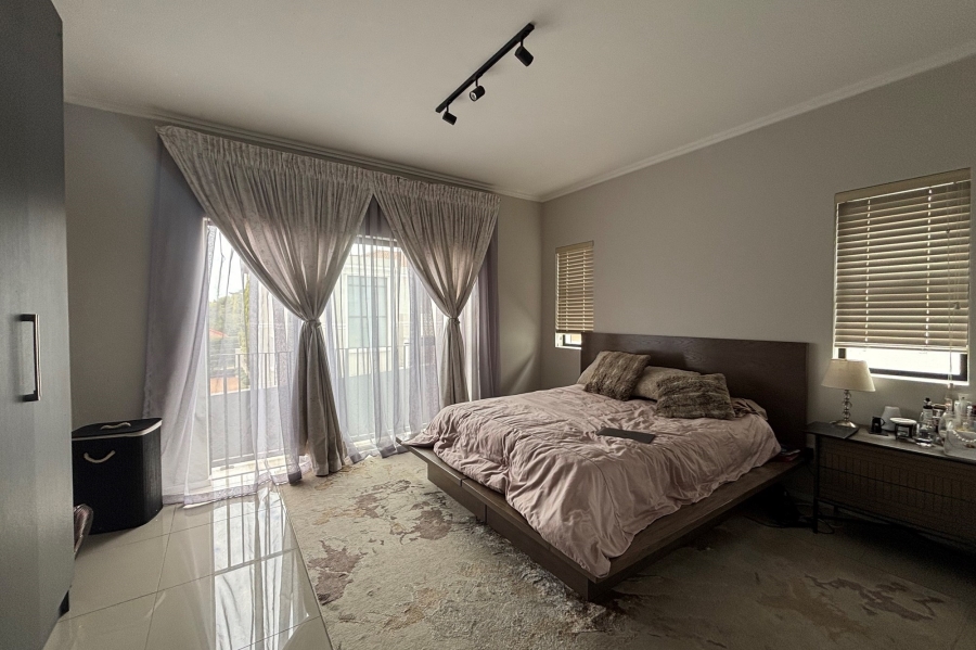 To Let 3 Bedroom Property for Rent in Bryanston Gauteng