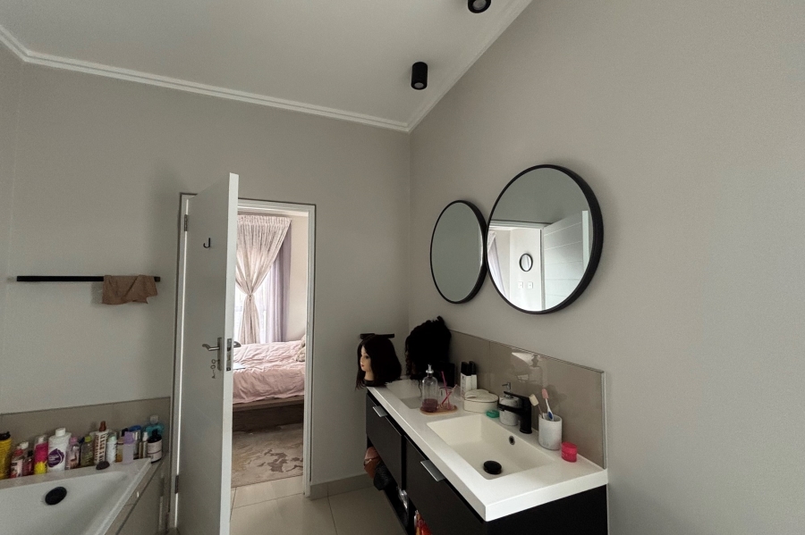 To Let 3 Bedroom Property for Rent in Bryanston Gauteng