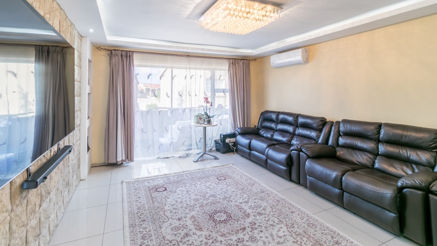 2 Bedroom Property for Sale in Vorna Valley Gauteng