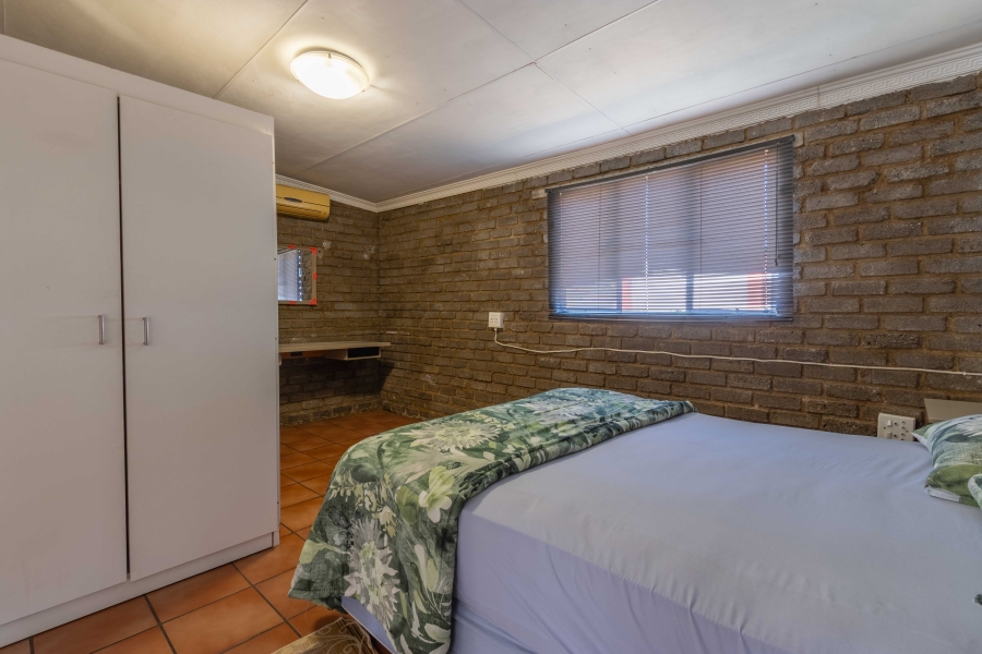 10 Bedroom Property for Sale in Vischgat Gauteng