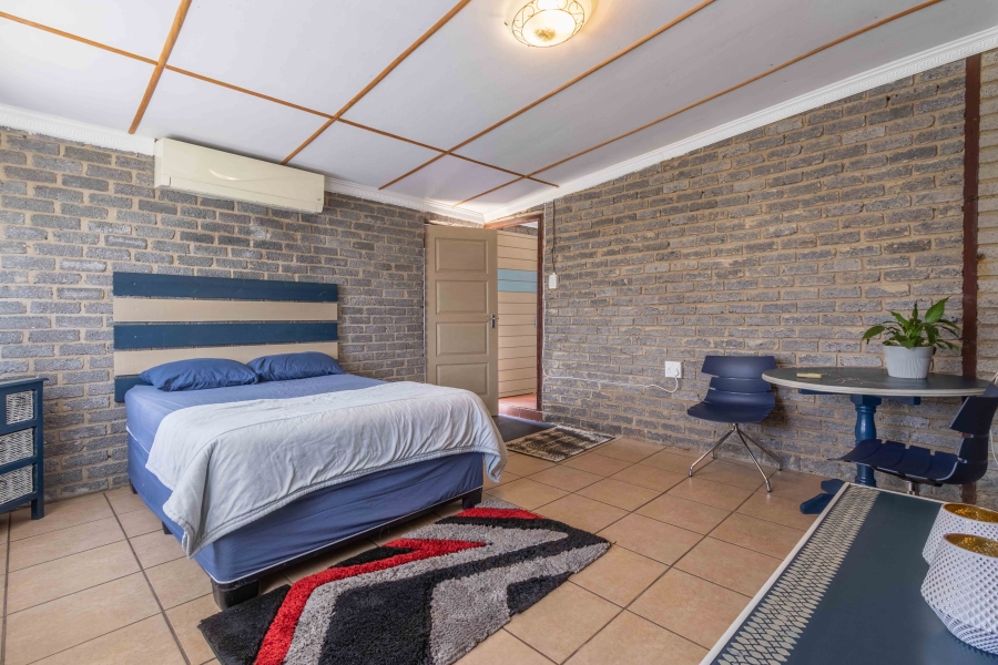 10 Bedroom Property for Sale in Vischgat Gauteng
